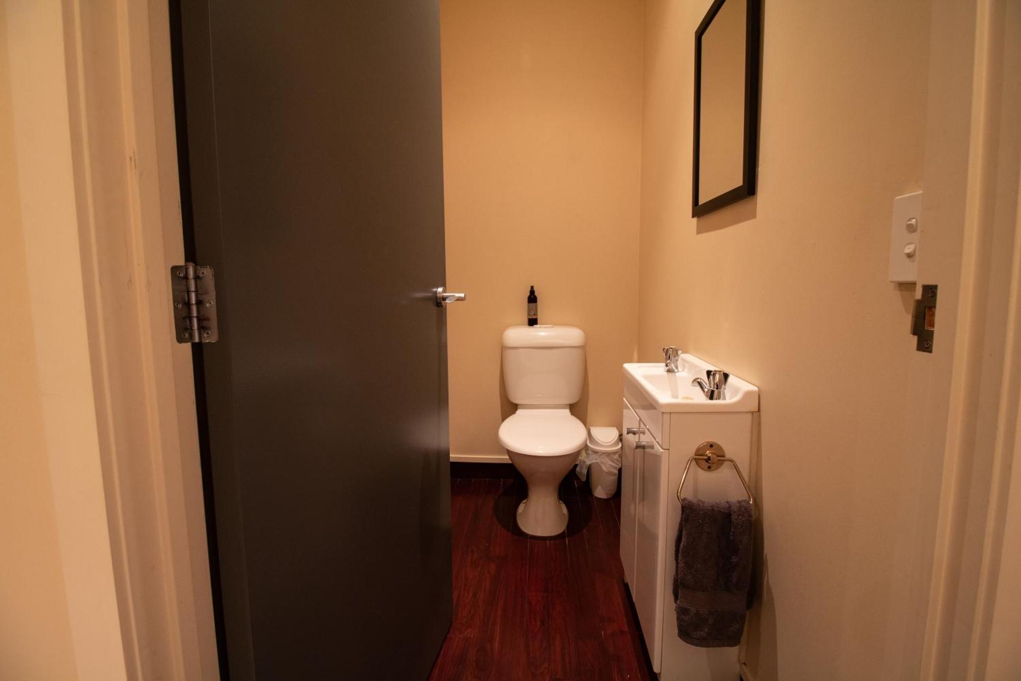 Large Luxury Apartment Located Right In Town Lac Lac Taupo Extérieur photo