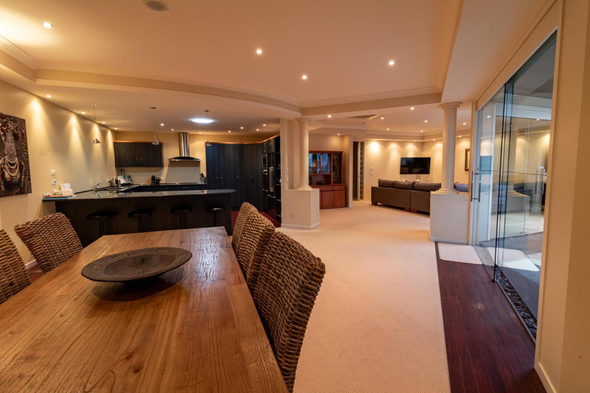 Large Luxury Apartment Located Right In Town Lac Lac Taupo Extérieur photo