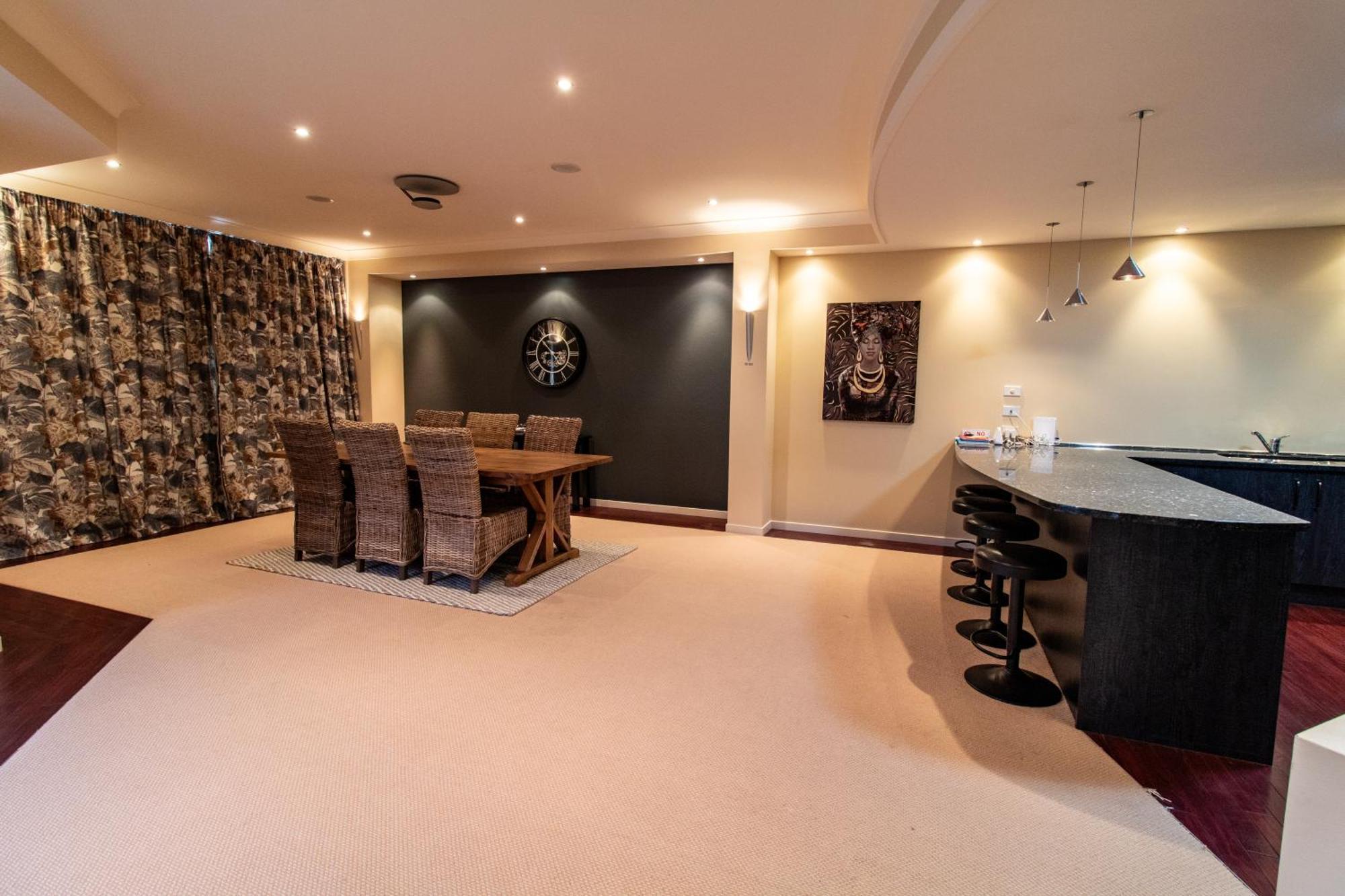 Large Luxury Apartment Located Right In Town Lac Lac Taupo Extérieur photo