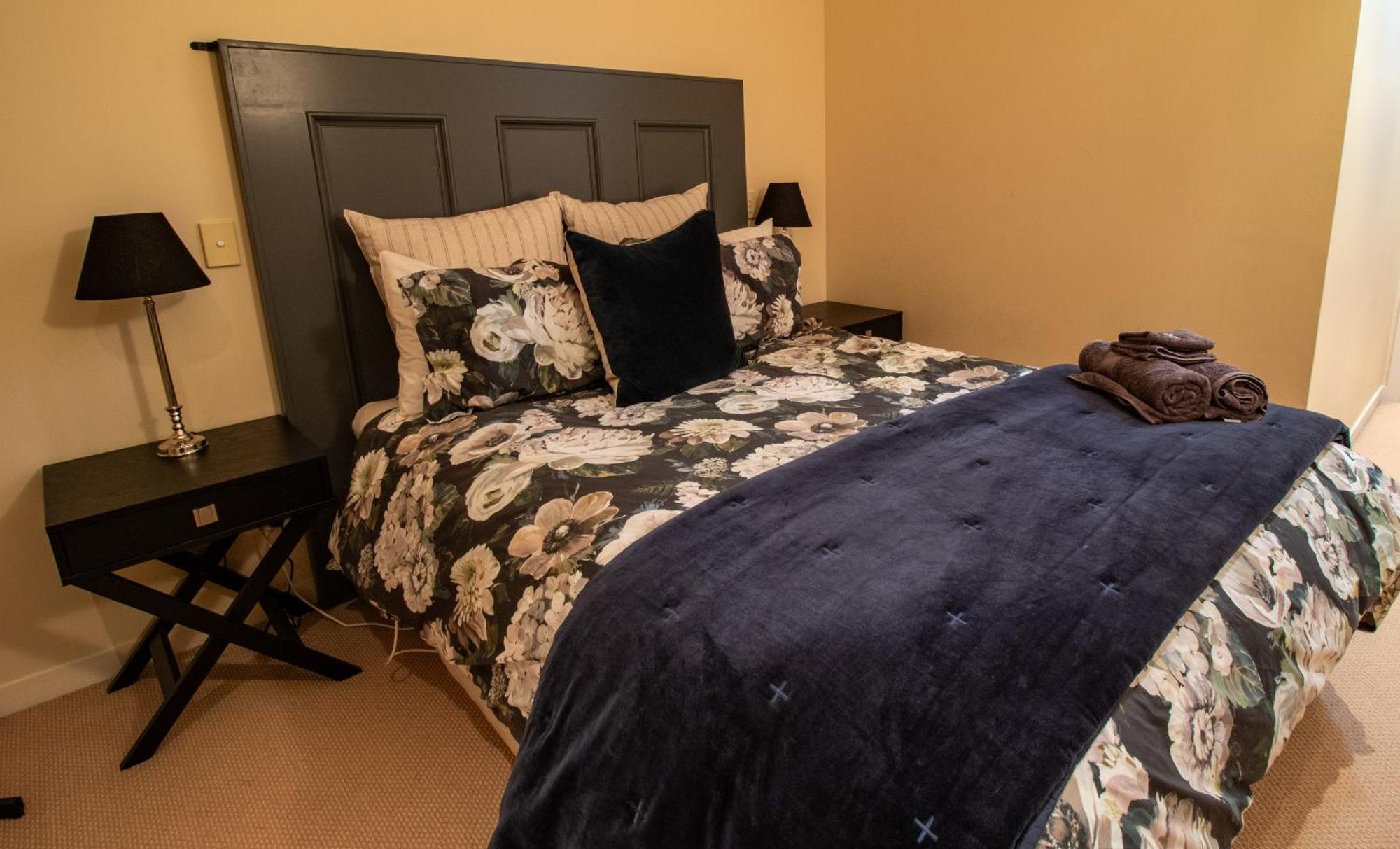 Large Luxury Apartment Located Right In Town Lac Lac Taupo Extérieur photo