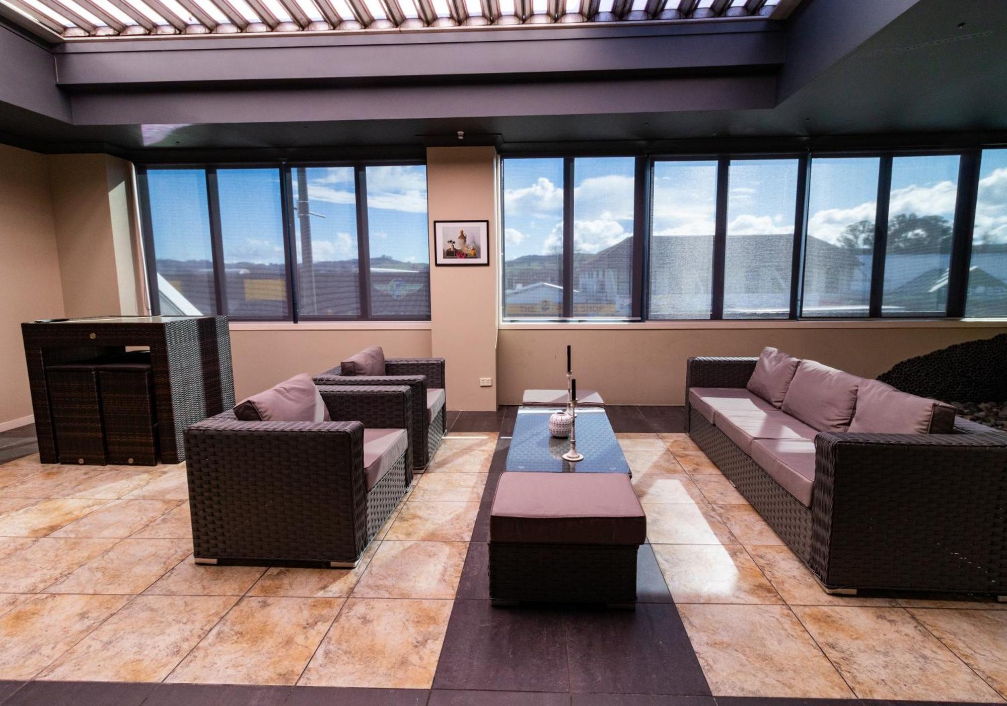 Large Luxury Apartment Located Right In Town Lac Lac Taupo Extérieur photo