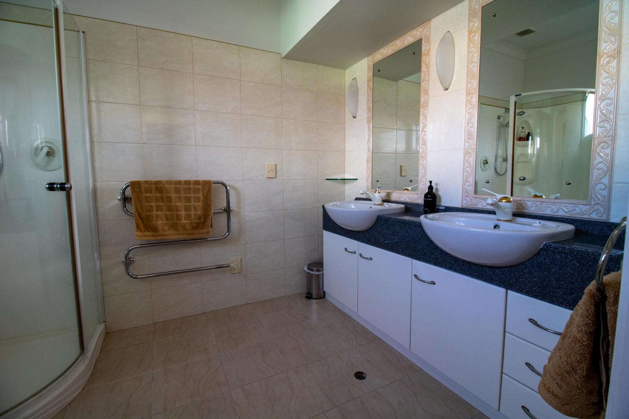Large Luxury Apartment Located Right In Town Lac Lac Taupo Extérieur photo