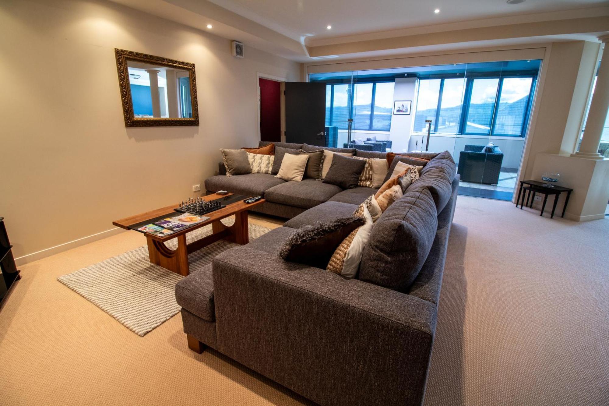 Large Luxury Apartment Located Right In Town Lac Lac Taupo Extérieur photo